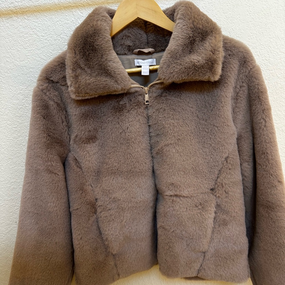 Beyond Yoga On the List Faux Fur S NWT
